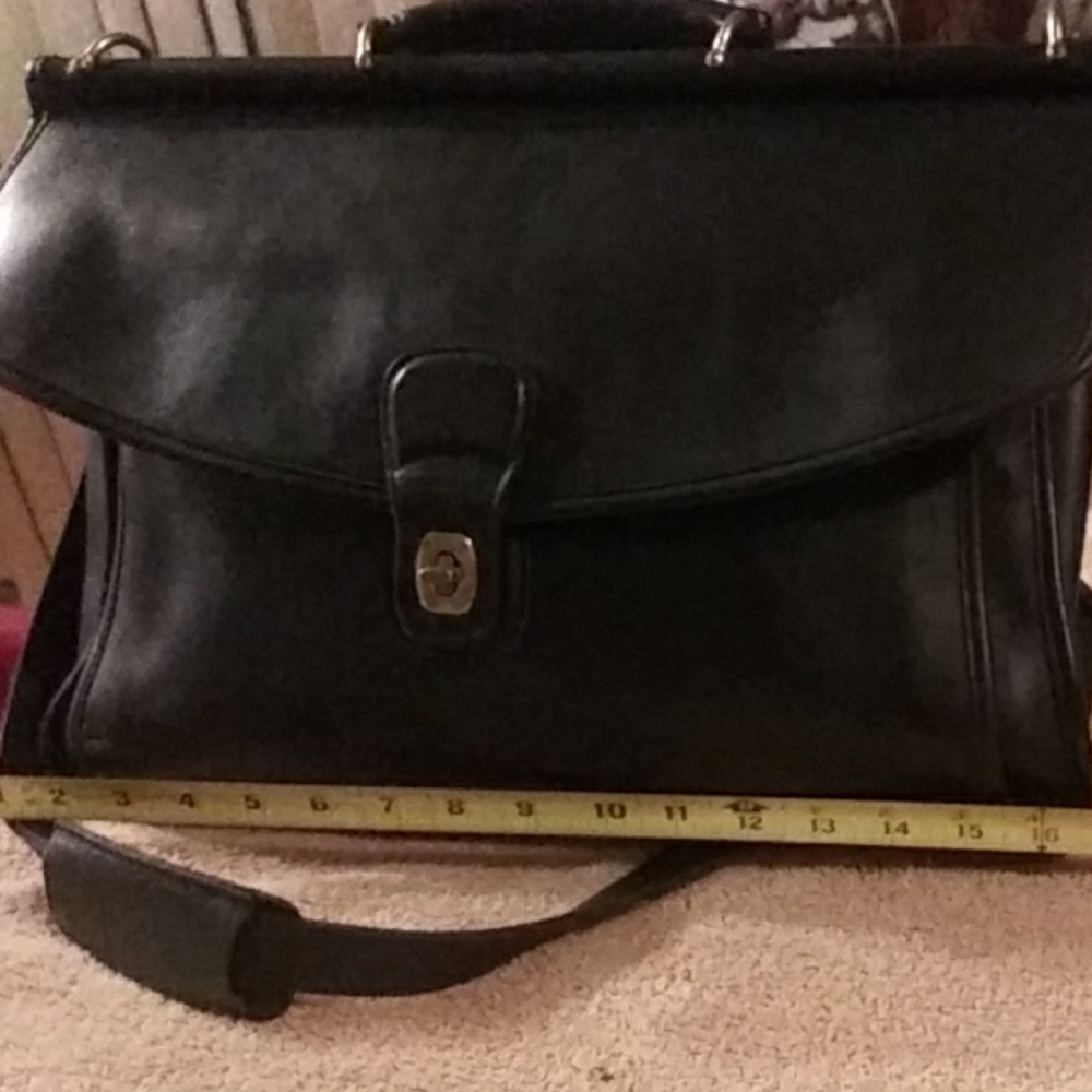 LARGE AUTHENTIC COACH BAG